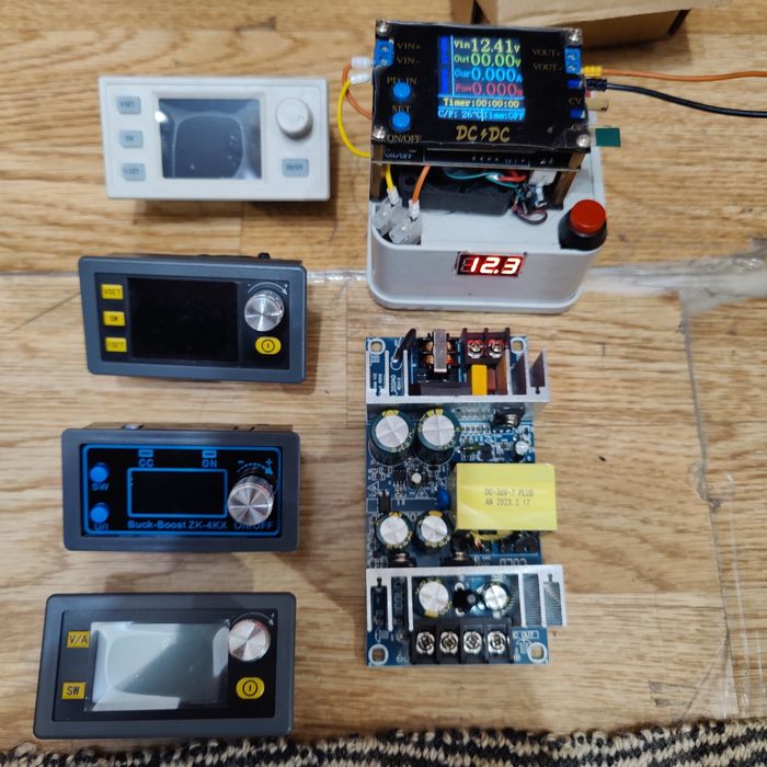 Лабораторне обладнання, лабораторні блоки живлення від 0 до 300в