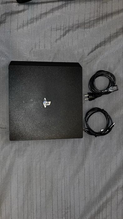 Sony Play Station 4 PRO 1 Tb 2 Pady po serwisie Cicha z Grami x2