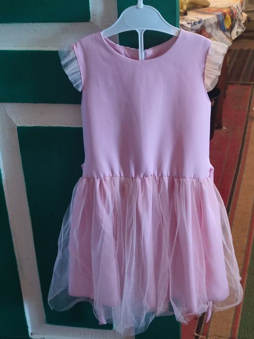 Продам платье для девочки
