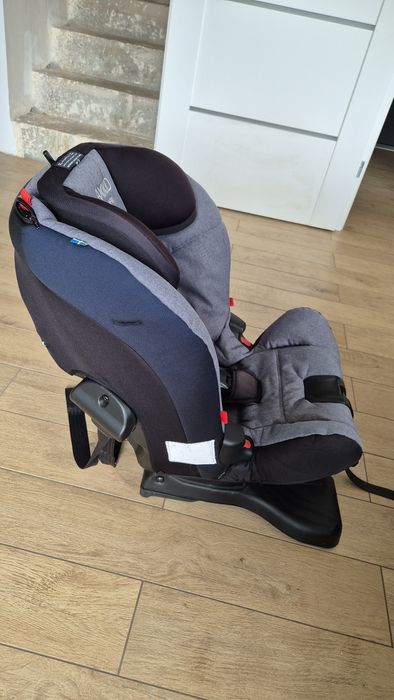 Fotelik samochodowy RWF Axkid Duofix z Isofix