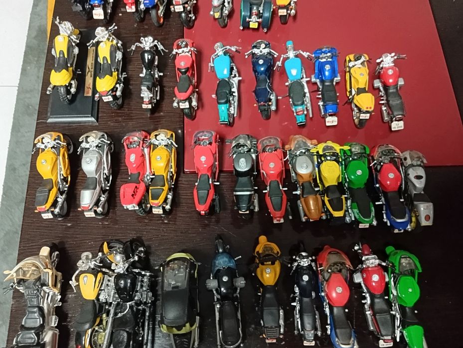 Coleção de 49 motas maisto