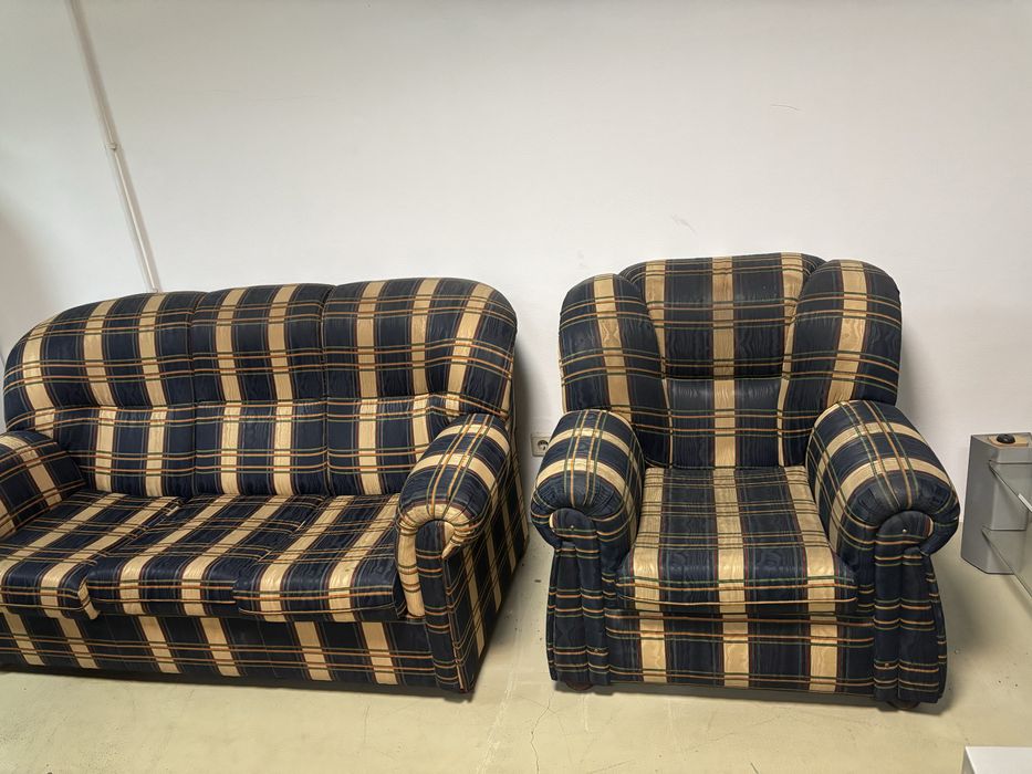 Sofás , 1 individual e outro de 3 lugares