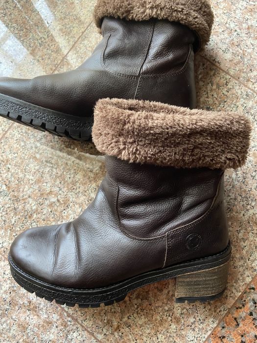 Botas castanhas com pêlo da Coronel da Tapiocca