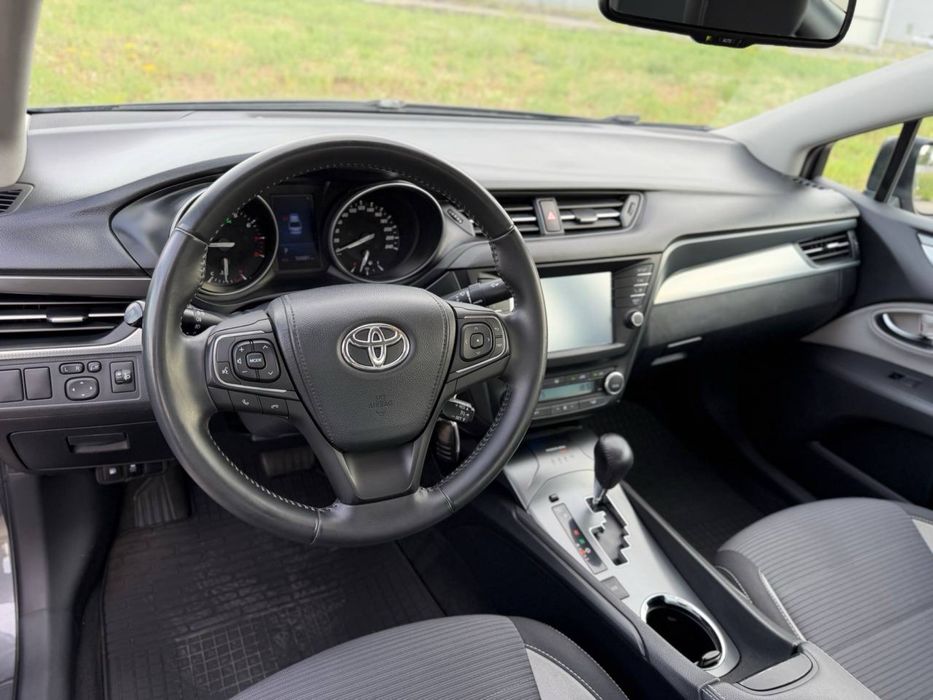 Toyota Avensis 2016