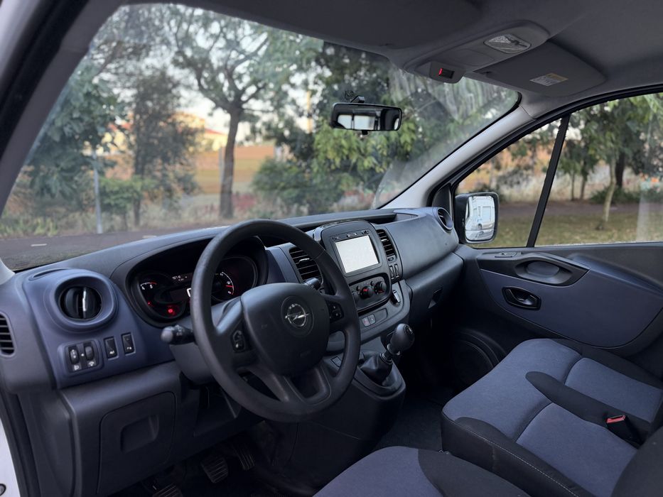 Opel Vivaro — fotografia 7
