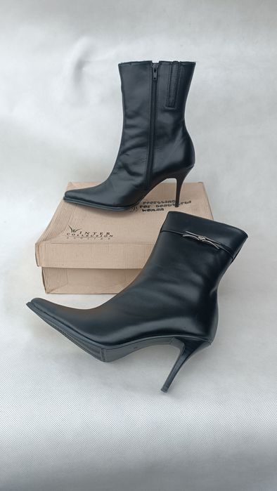 Botki Damskie Buty Sztyblety Skórzane Ocieplane z Kożuszkiem Zimowe Rozmiar 39 Czarne Kozaki Szpilki Na Obcasie Vintage