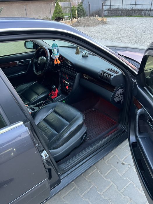 Audi a6c4.     .