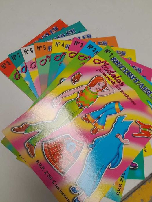 Colecção 8 livros recortáveis, roupa mulher