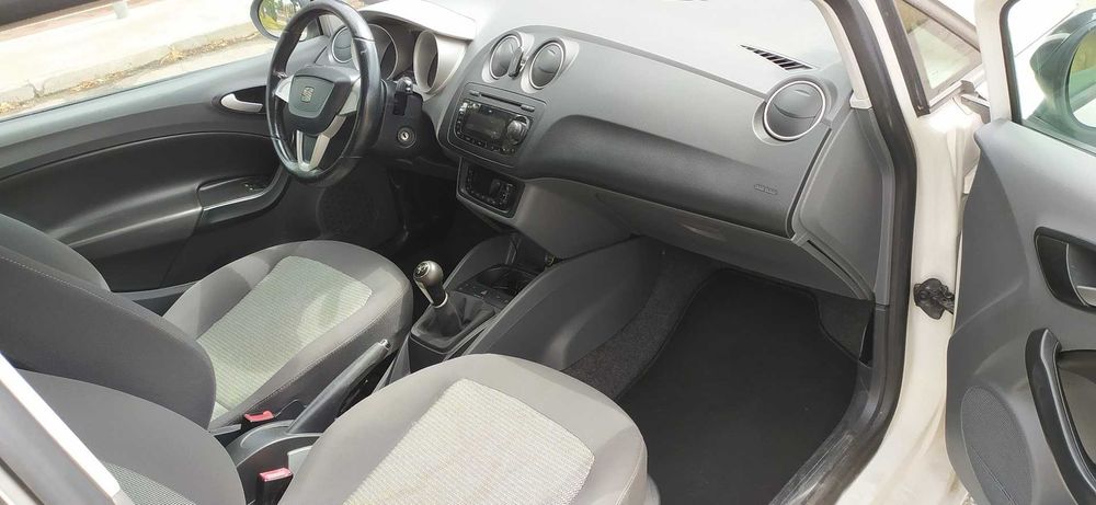 Seat Ibiza SC 1.6 TDI 2010 Fiável e Econômico