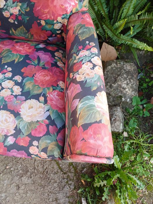 Sofá pés de palito