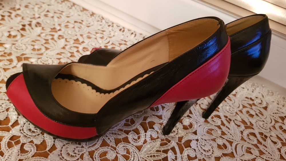 Buty ze skóry czerwono-czarne 38