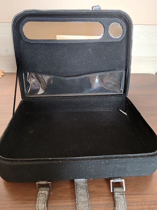 Kosmetyczka -walizeczka