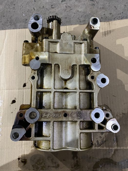 Масляний насос  G4kj