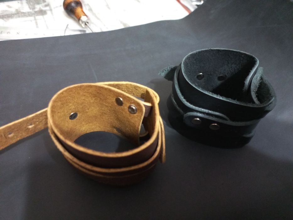 Напульсник кожаный,спорт инвентарь,для предупреждения растяжений ,трав