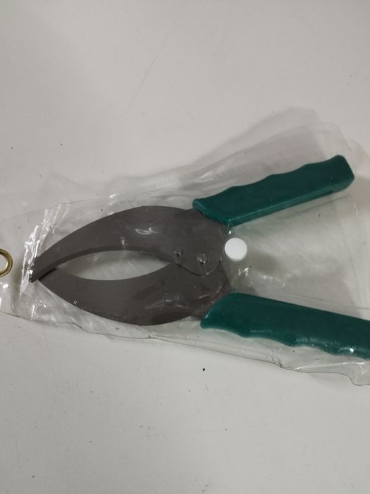 Tesoura para golear árvore