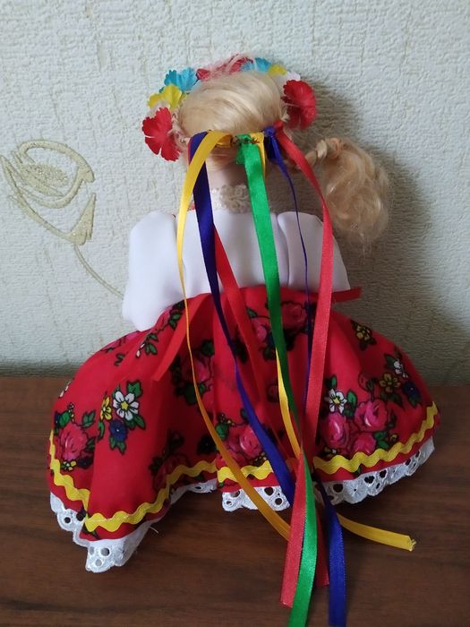 Сувенір, подарунок, інтер'ерна фарфорова лялька, Українка