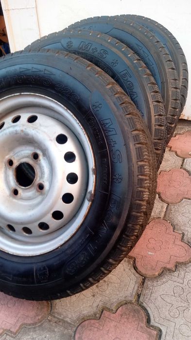 колеса на зимовій резині ланос