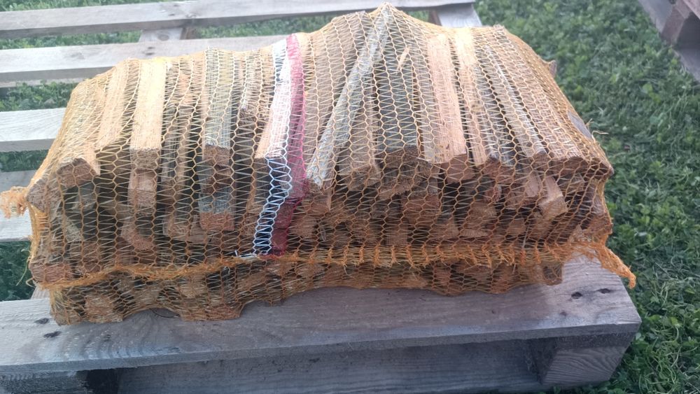Drewno rozpałkowe suche połupane transport duża paczka około 6kg  poworkowane