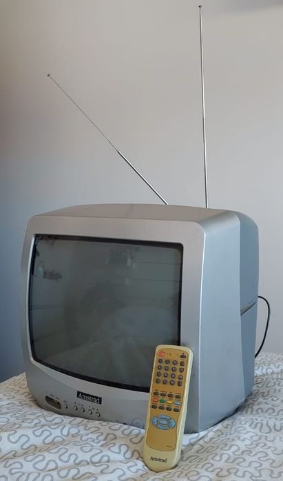Televisão Amstrad TV + comando + antena + cabo de antena