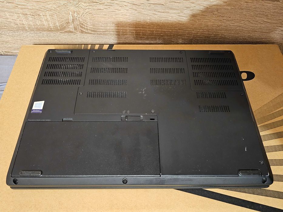 Lenovo P52 i7-8850H 32GB 15 cali 512SSD NVIDIA Quadro P2000