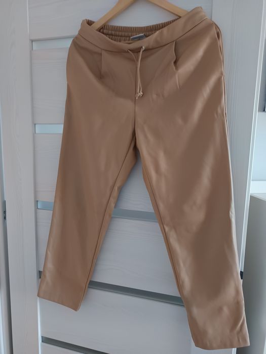 Spodnie skóropodobne Vila