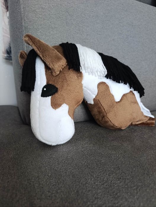 Srokaty hobby horse