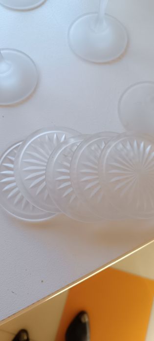 Conjunto de 6 copos e 5 bases cristal