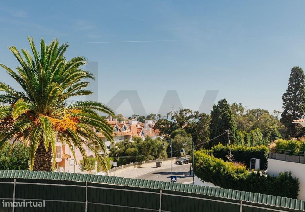 Apartamento no Monte Estoril, com terraço a sul em condomínio de de Pr