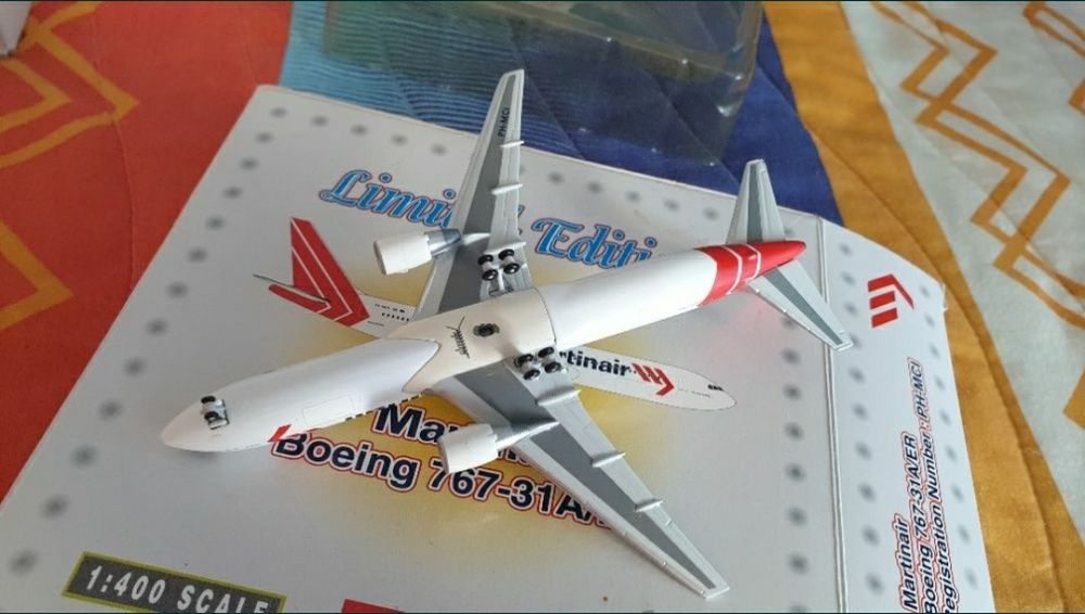 Modelo Avião Martinair Boeing B767 Escala 1:400 1/400