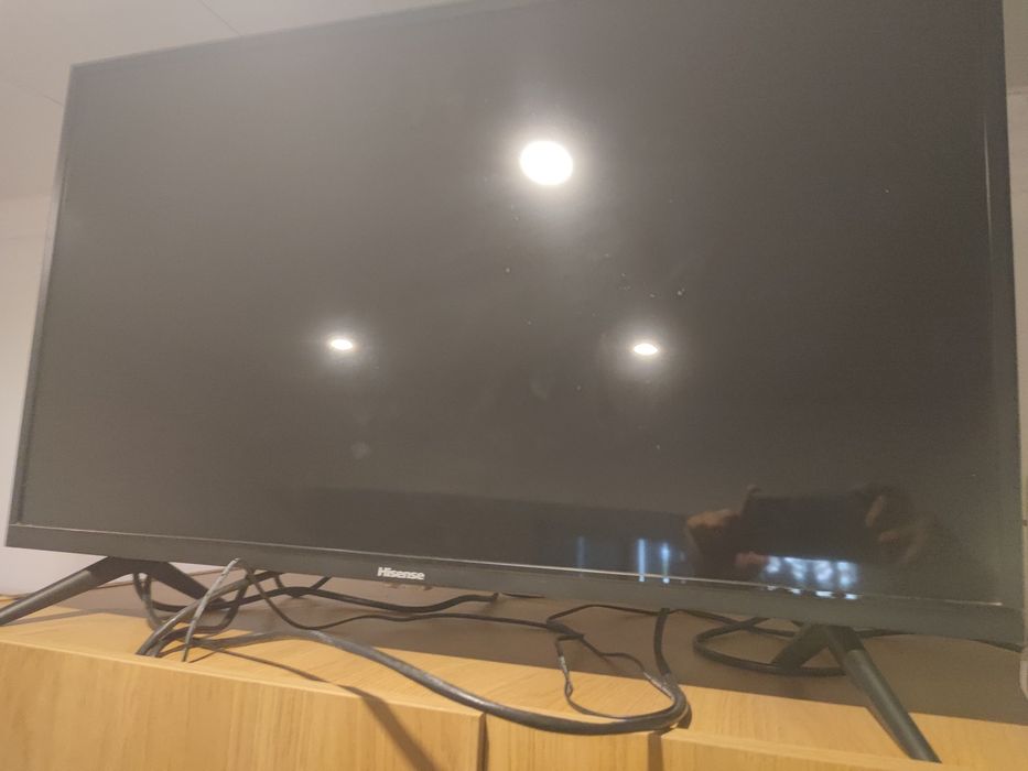 Duas televisões 55 e 40 polegadas