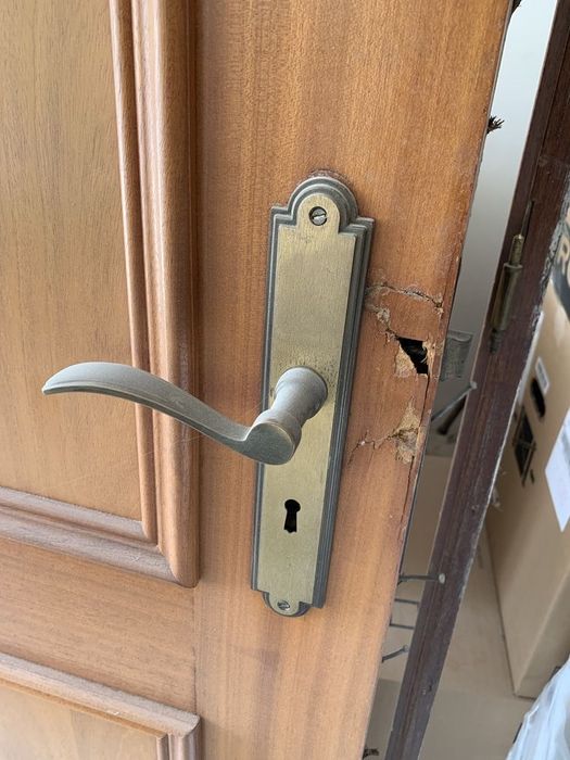 Porta interior com almofadas + guarnições