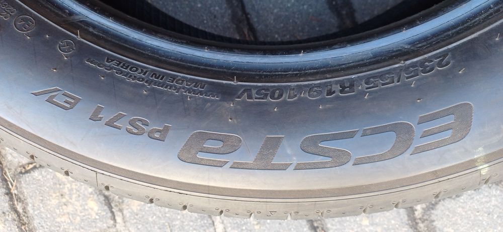 KUMHO 235/55R19 105V , pojedyńcza opona letnia.