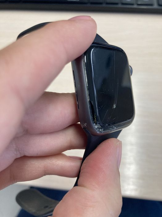 Терміново Apple watch 4  40 мм