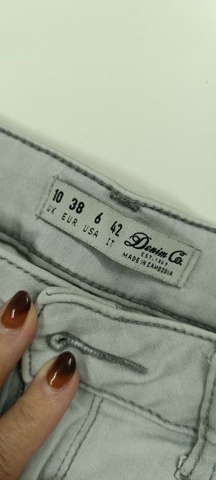 Calças de ganga, usadas, marca Denim. N. 38.