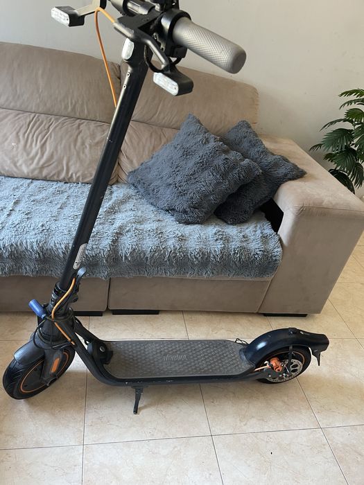 Ninebot F40 — 150 €  Vendo trotinete elétrica Segway Ninebot F40
