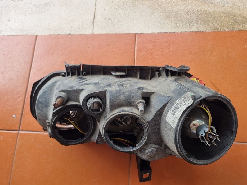 Farol esq - Alfa Romeo 159