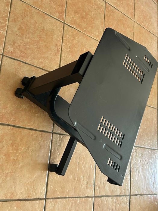 Movel de metal com rodas para TV