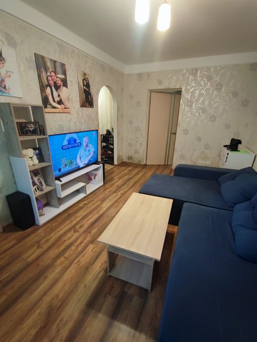 Продається 2-кім квартира в Хортицькому районі.