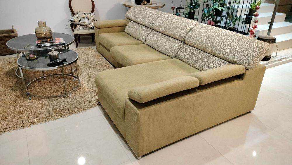 Sofa com chaise longue
