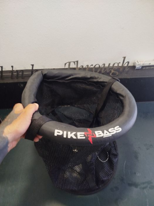Camoreiro e viveiro para achigã e pike