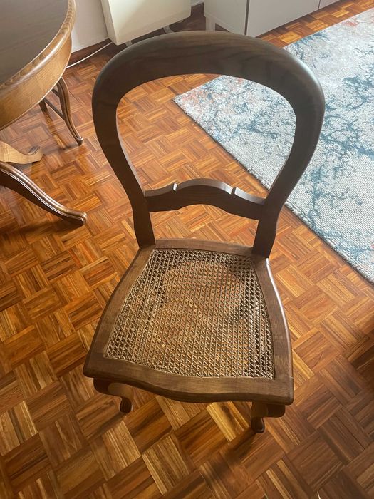 Mesa de jantar com 4 cadeiras