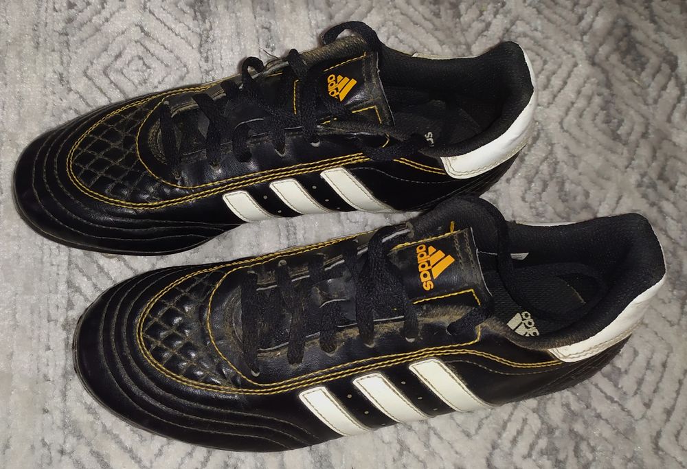 Adidas Korki piłkarskie r. 38 / 23,5 cm