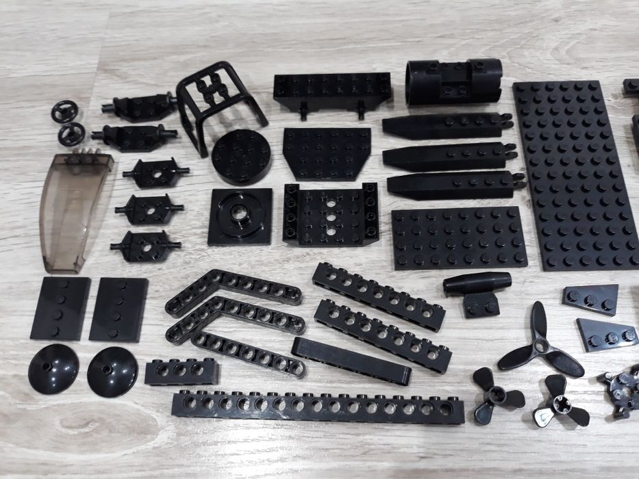 Klocki Lego ‐czarne elementy