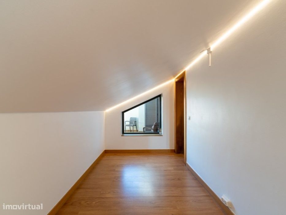 Apartamento T1+2 para arrendamento sem móveis, em condomínio privad...