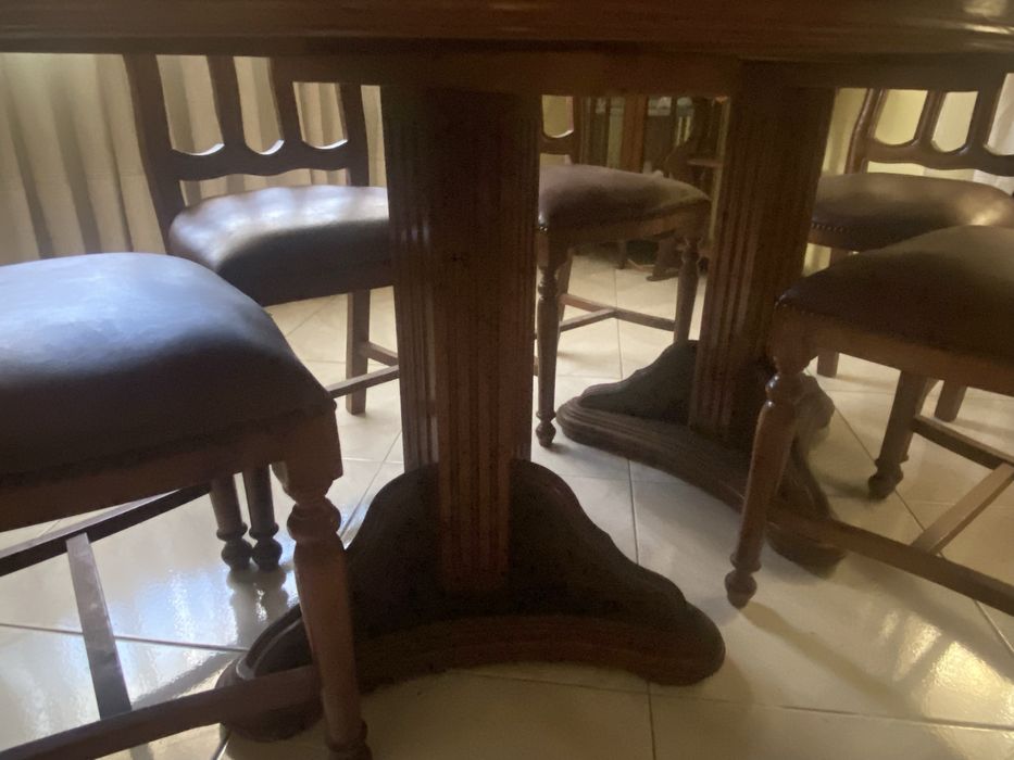 Mesa de jantar com 6 cadeiras
