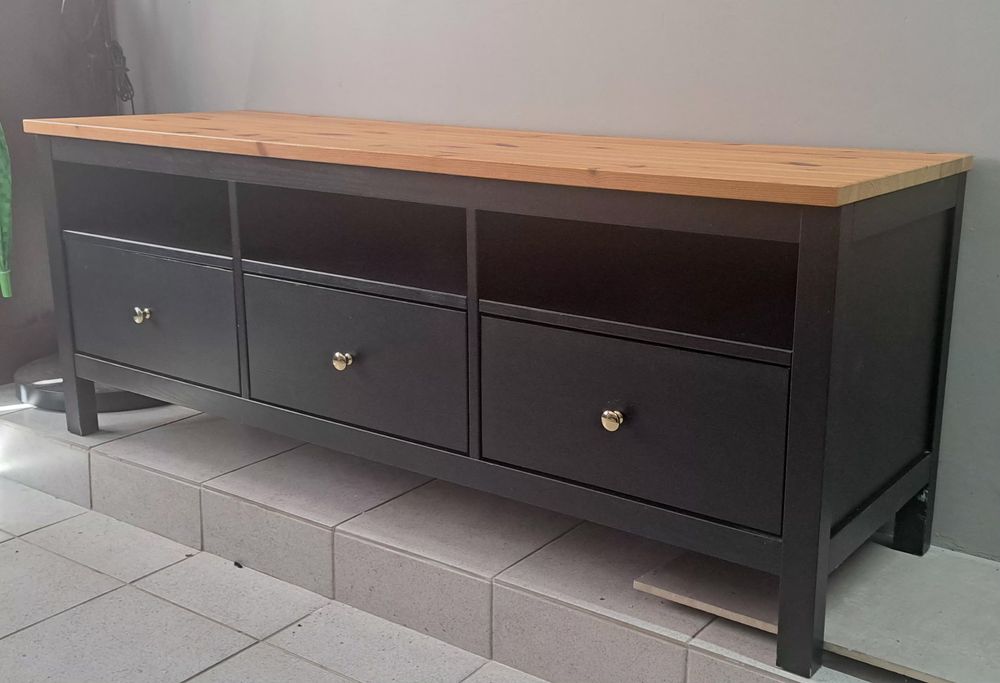 Szafka pod telewizor IKEA HEMNES.