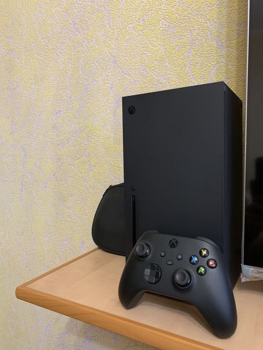 Microsoft Xbox Series X 1Tb з підпискою GamePass Essential (Ідеальна)