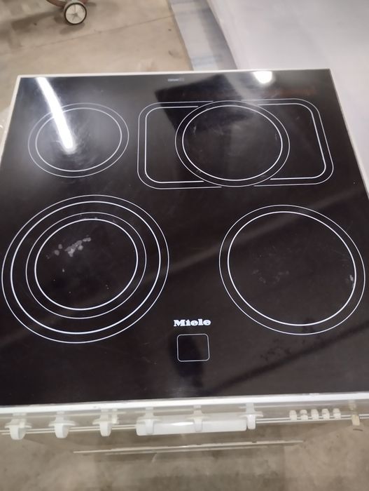 Forno Miéle trifásico modelo de Luxe h 868