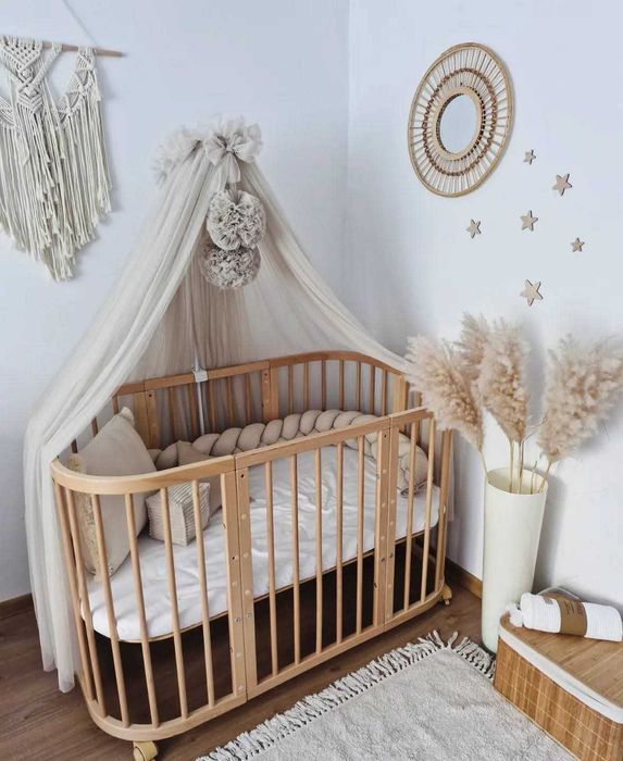Rede de berço com pum pom, veu mosquiteiro