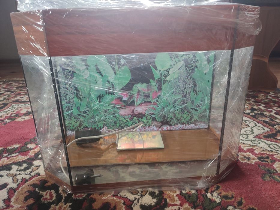 Акваріум з повним  комплект